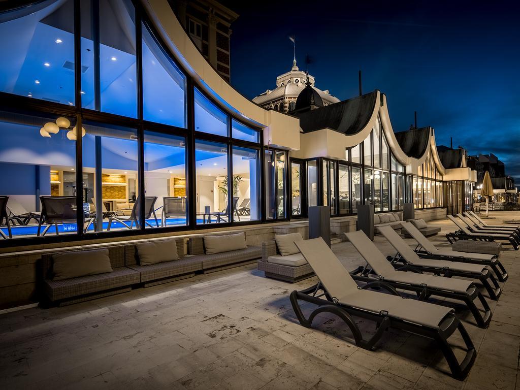 Grand Hotel Amrath Kurhaus The Hague Scheveningen Экстерьер фото The rooftop pool at the hotel